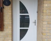 Porte d'entrée blanc alu à Wimereux